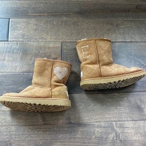 COPY - Little girls Uggs customized letter E Chesnut size 1